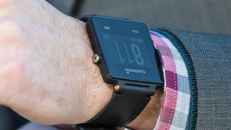 Illustration for article titled Garmin's Slim viĚvoactive Bridges Smartwatches and Fitness Trackers